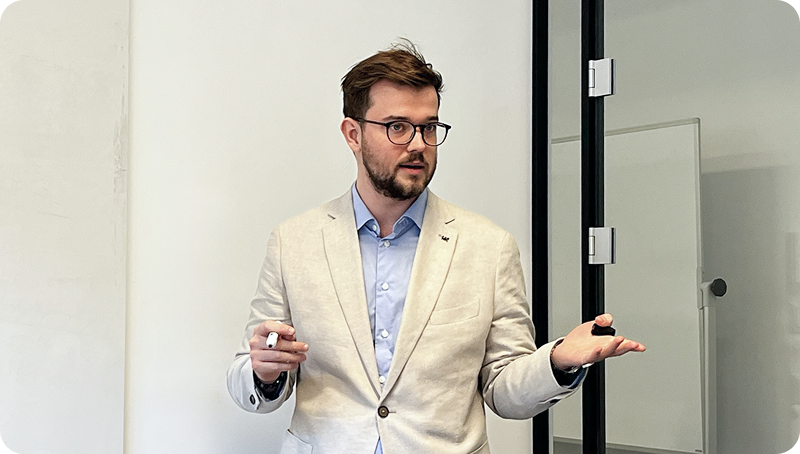 Theo Leimer teaching